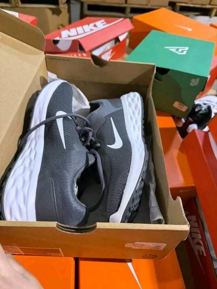 Nike Shoes Pallet - Image 14