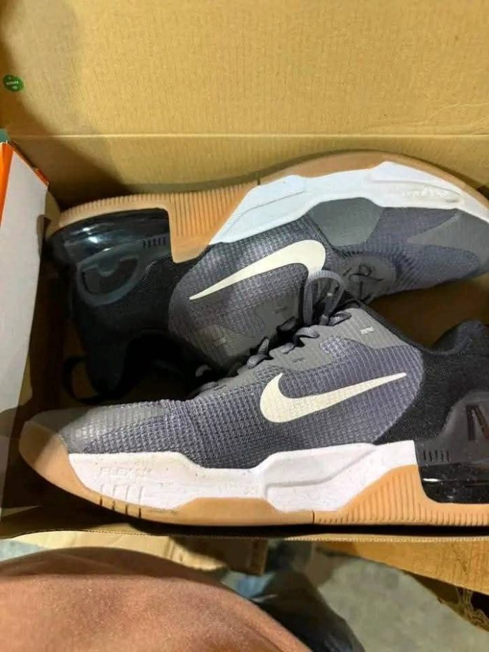 Nike Shoes Pallet - Image 2